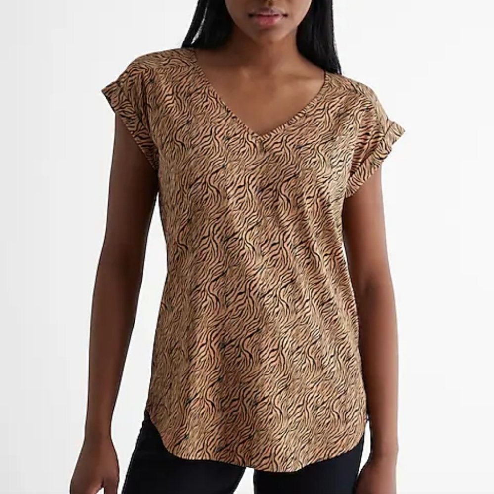 NWT Express Zebra V-Neck Short Cuff Sleeve Gramercy Tee